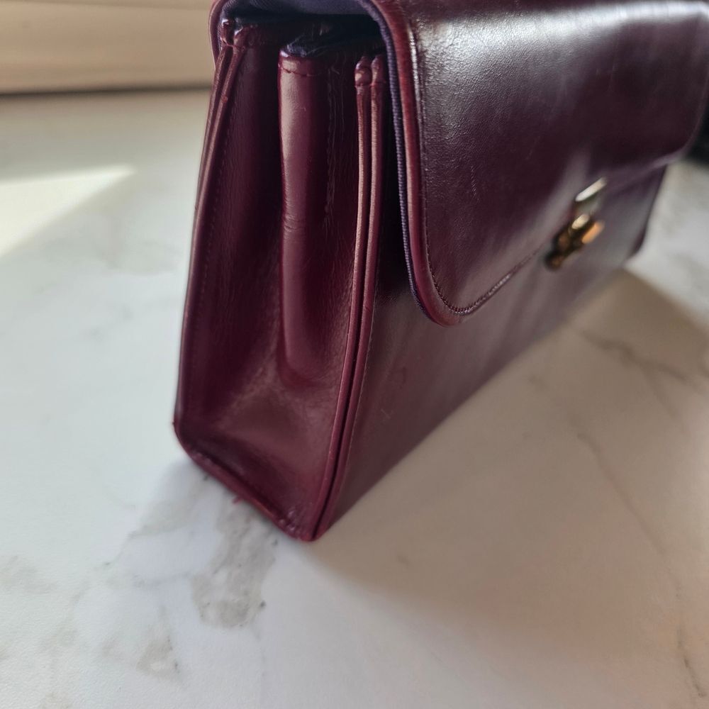 Rolfs Burgundy Leather Envelope Clutch with Gold-Tone Lock - Picture 7 of 8